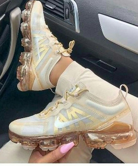 gold womens vapormax